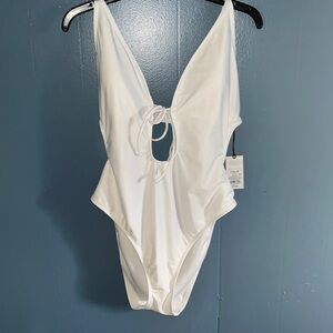🐚Shade & Shore Sexy One Piece•L•White